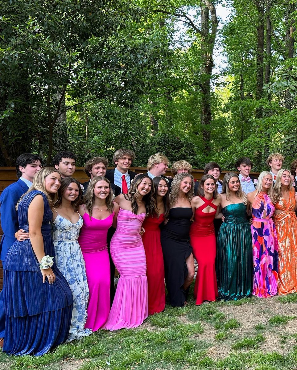 _Marie_Michelle's tweet photo. Senior Prom on April 21, 2023 https://t.co/74sFrYVLem