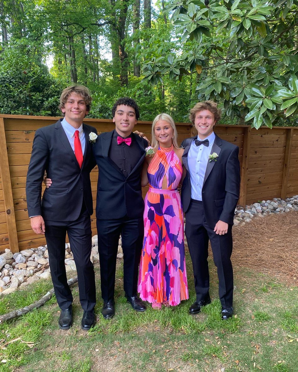 _Marie_Michelle's tweet photo. Senior Prom on April 21, 2023 https://t.co/74sFrYVLem