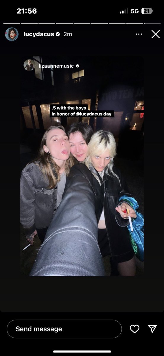julien being a silly goose on lizaannemusic ‘s insta story!! (happy birthday lucy!!!!)