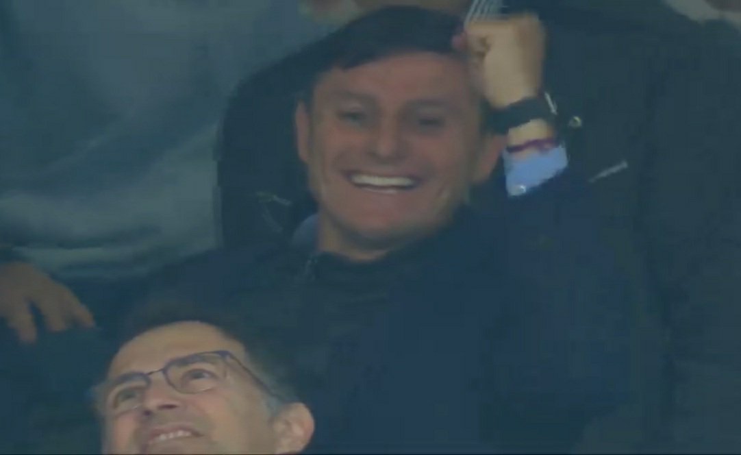 Lelahel201's tweet photo. Il 3 goal di #LautaroMartinez in
#InterLazio 3-1.
32 giornata
#Campionato di #SerieA
#Foto1 il nostro #VicePresidente
@javierzanetti
#Foto2 e #Foto3 il #protagonista
e nella #foto4 Lautaro complimentato da #Lukaku
@BoBoVieri21
@CarlaTua18
@alessan28580338 https://t.co/1fmrij4qR1