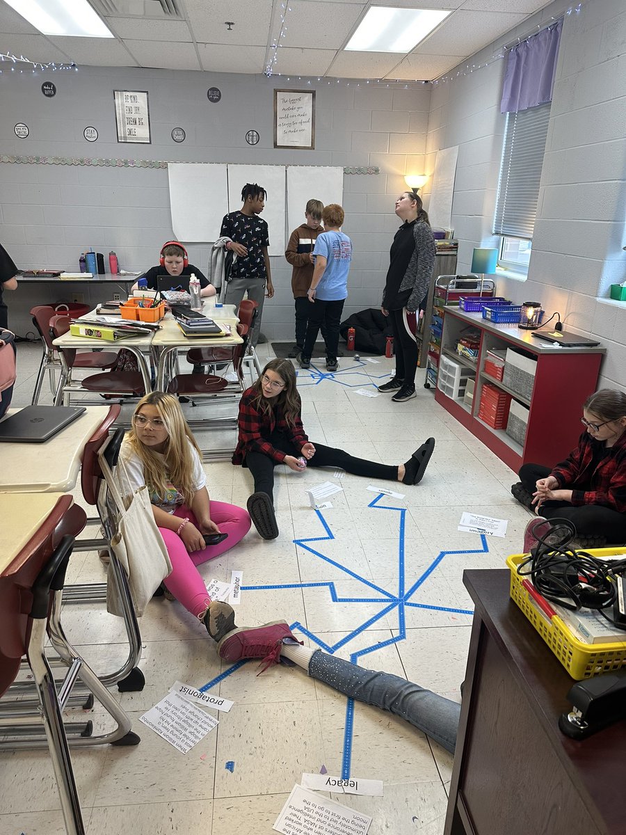 _ChelseyReid_'s tweet photo. Collaboration with Mrs. Cooper to use the Spherobots for some vocabulary instruction. My students were engaged and loved it. @ALLENCOUNTYINT https://t.co/63eFOTJyJq