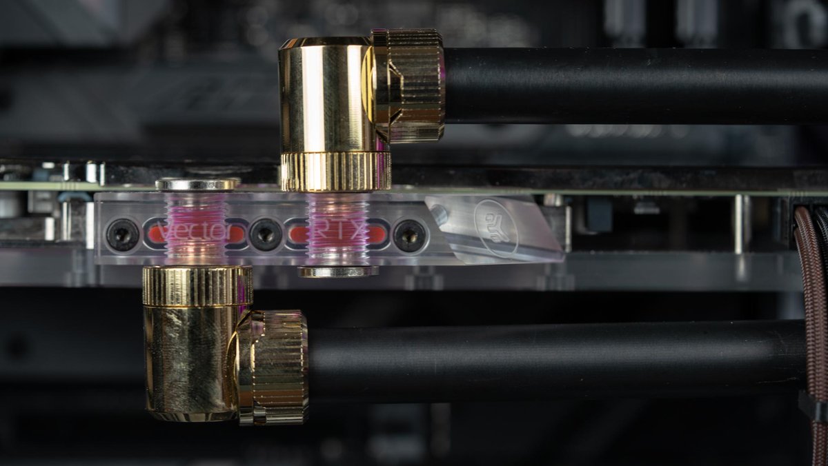 AlexanderPCS's tweet image. Exciting news coming tomorrow at 3pm CST on twitch.tv/alexanderpcs! Be one of the first to know. Today, check out our Fully Liquid Ready-to-Ship gaming machine with a custom metal loop system. Available on the website now! 
#workplayconquer #battlestations #gaming #pcbuild #pc