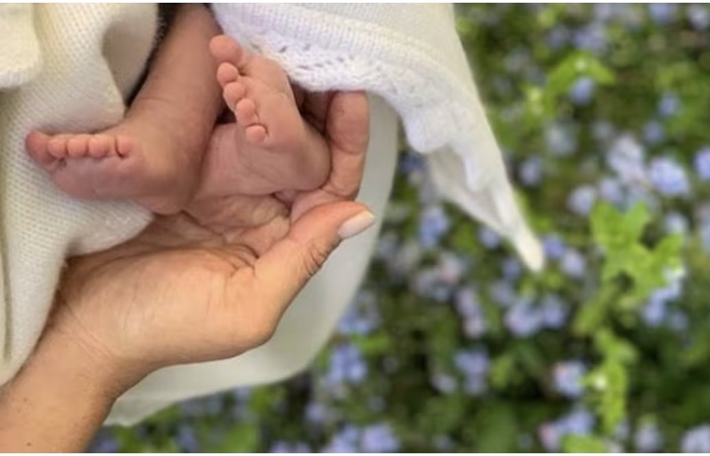 SussexsquadP's tweet photo. #May6PrinceArchieDay #ArchieDay Forget Me Not - Sentebale
my mother was
my first country;
the first place i ever lived.
#Meghan, Poem from "lands" by Nayyirah Waheed. https://t.co/yIunq03OPx
