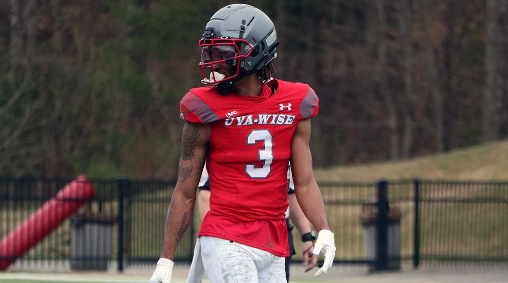 MarcusReed23's tweet photo. After a great camp and a great conversation with @CoachDaneDamron I am super excited and blessed to receive my first D2 offer to UVA Wise!!! @CougarFTBL @camden_akers @UVAWiseCavsFB #AGTG https://t.co/zN9p5eyW67