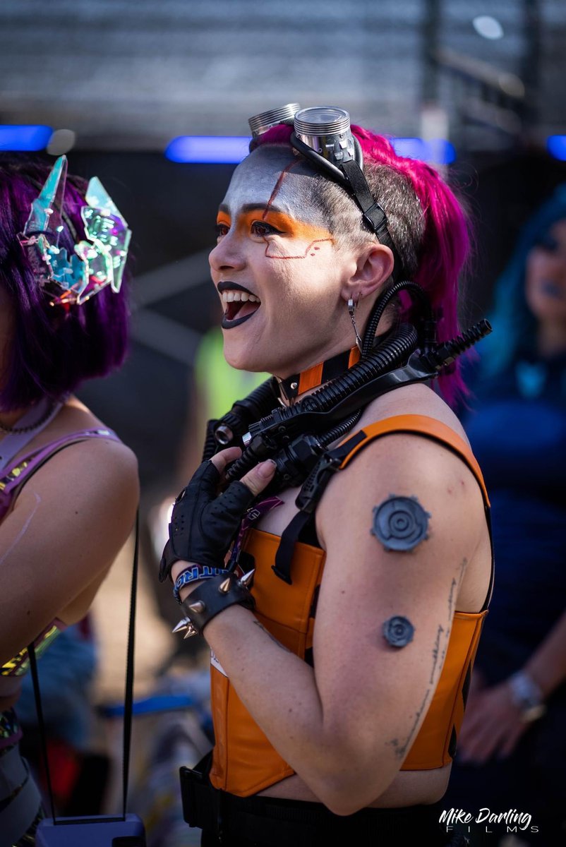 omgchomp's tweet image. watching the beyblades tournament UNREASONABLE MODS EDITION #neotropolis @NeotropolisHQ