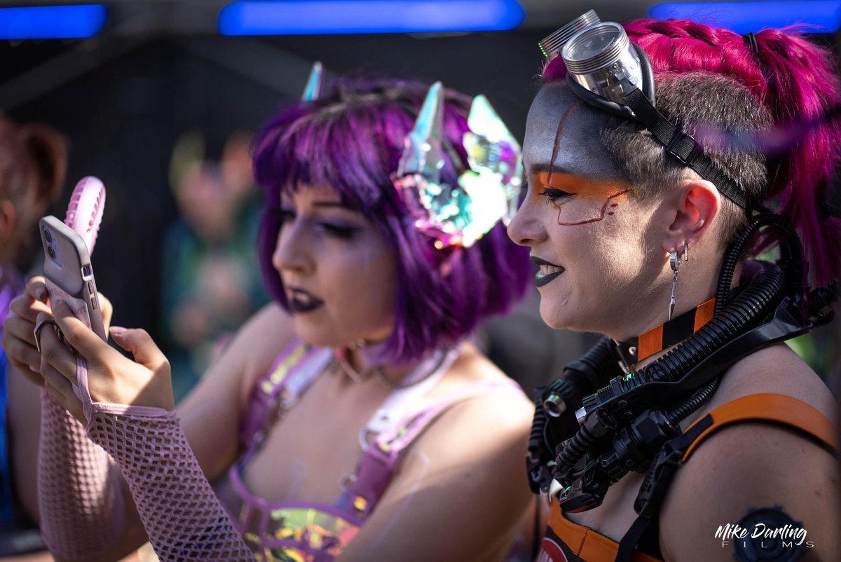 omgchomp's tweet image. watching the beyblades tournament UNREASONABLE MODS EDITION #neotropolis @NeotropolisHQ