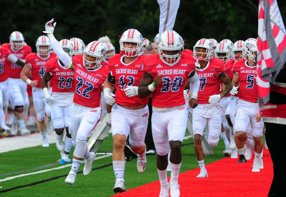 Blessed to receive an offer from the University of Sacred Heart. 
<a href="/CoachMadison5/">Nigel Madison</a> <a href="/BallCoachC/">Mark Clements</a>