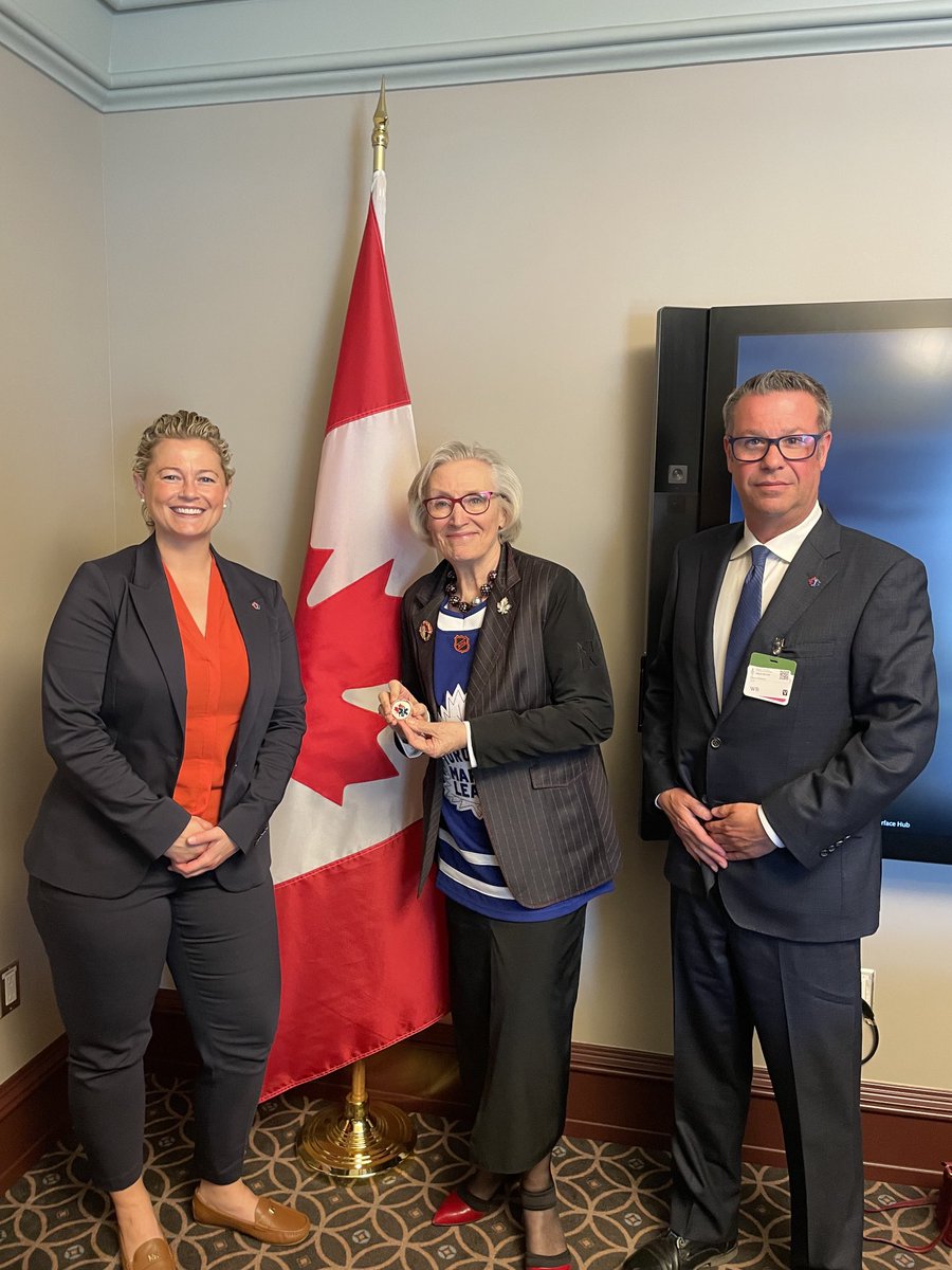 Thank you to Minister ⁦@Carolyn_Bennett⁩ for meeting with us to discuss solutions ⁦<a href="/PAC_Paramedic/">Paramedic Association of Canada(PAC)</a>⁩ can deliver. #paramedicsonthehill