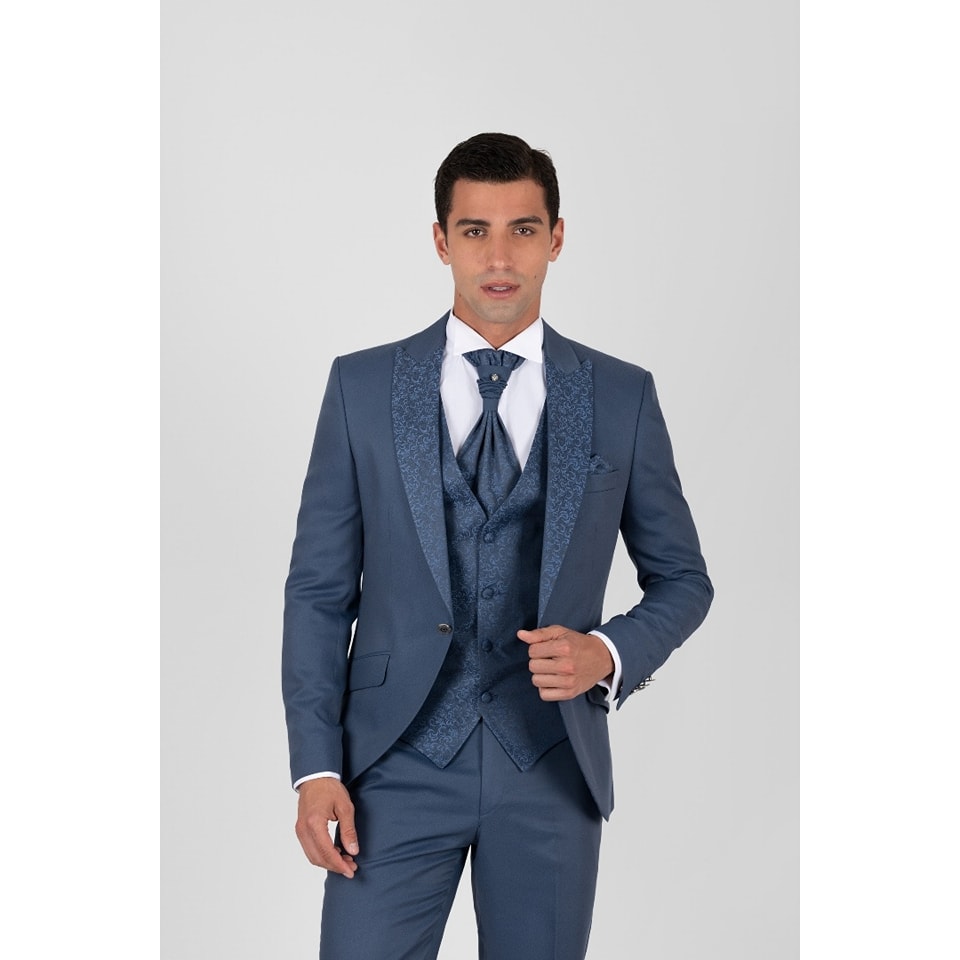 DNovios1's tweet image. También está en la misma línea, está opción en color azul acero, una apuesta por las nuevas gamas que serán tendencia las próximas temporadas.
#araxgazzo #bodas2023 #bodasespaña #bodasvalladolid #bride #chalecos #chaque #esmoquin #trajesdeboda #trajesdeboda #trajesdehombre