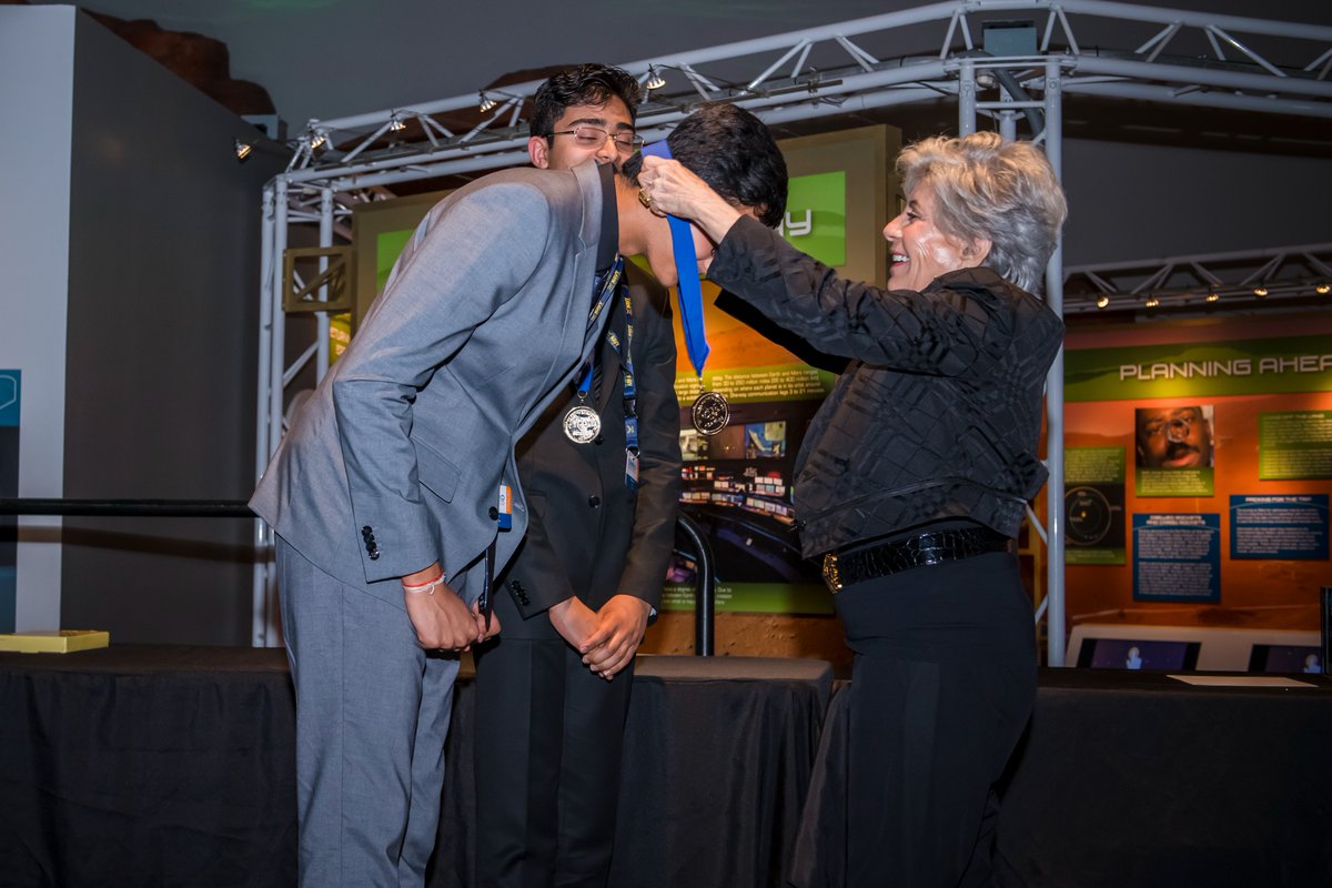 ConradChallenge's tweet image. Now for our Health &amp;amp; Nutrition Pete Conrad Scholar spotlight! Team UltraGrasp designed an autonomous, cost-effective and non-invasive prosthetic forearm that eliminates electromyography. Congratulations!⚕️🍎 #ConradSummit2023 #DesignTheFuture