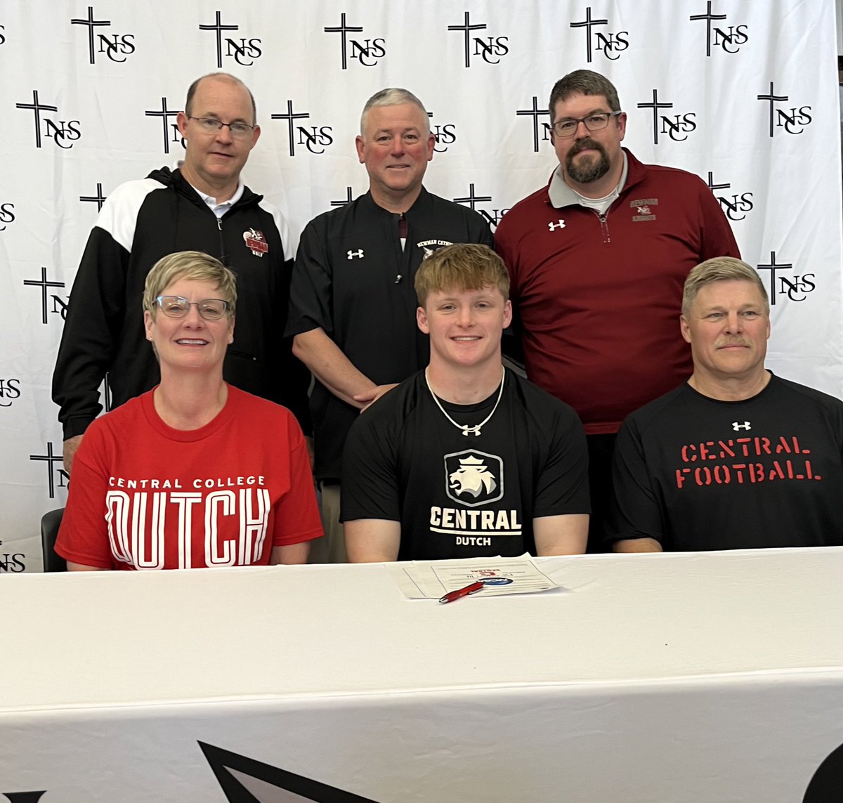 Congratulations Logan Lursen on your commitment to Central College football @CUI_Football Go Dutch!