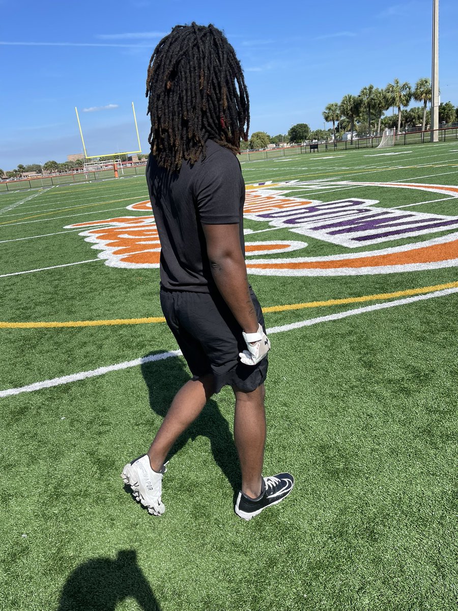 Senior year loading 🦍