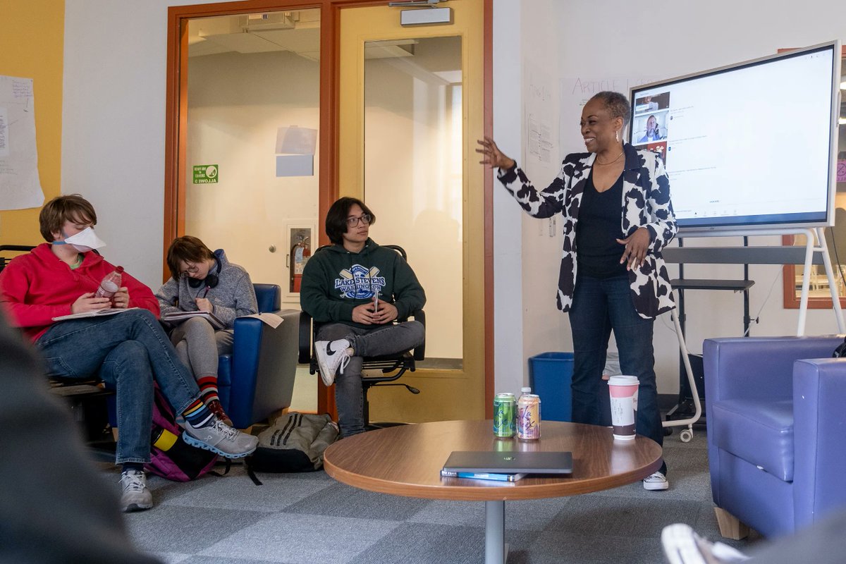 The Drama class studies issues of equity and social justice in theater. Who better to animate these themes than Golden Globe winner, playwright, educator, activist, and actress @TheReginaTaylor ? #chicagoschools #realworldlearing #chicagoprivateschools #projectbasedlearning