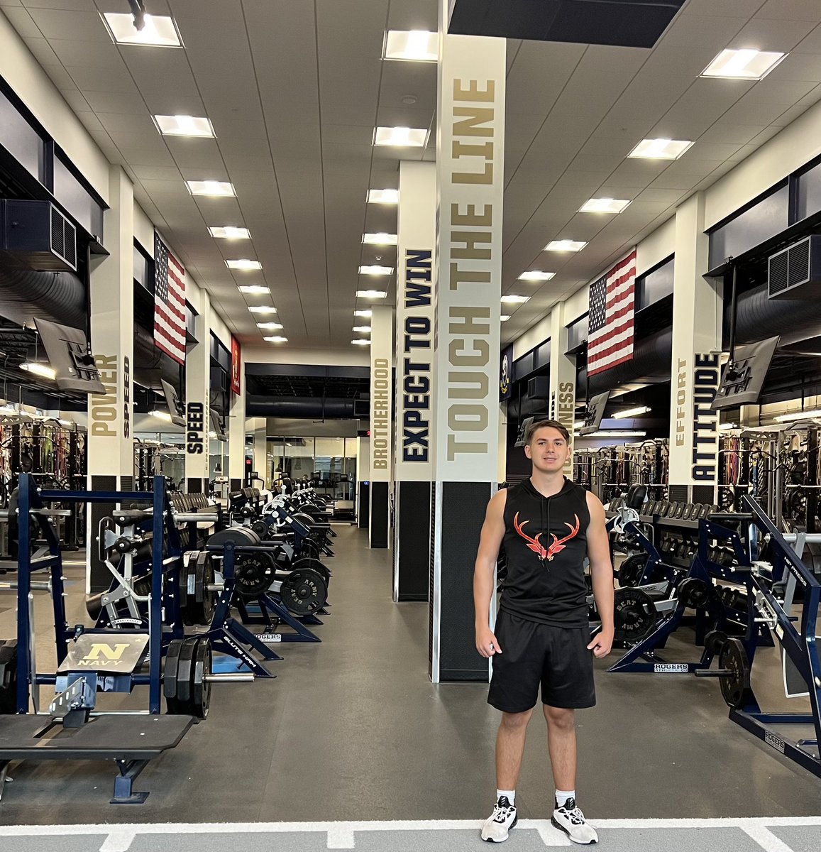 _JacksonHarper's tweet photo. Great overnight at the Naval Academy this weekend. Thank you to @_CoachNew and @GreenRB21 for meeting with me and giving me insight about @NavyFB. Additionally shoutout to Midshipmen Gleason for hosting me all 3 days. https://t.co/ruG33y5ytb