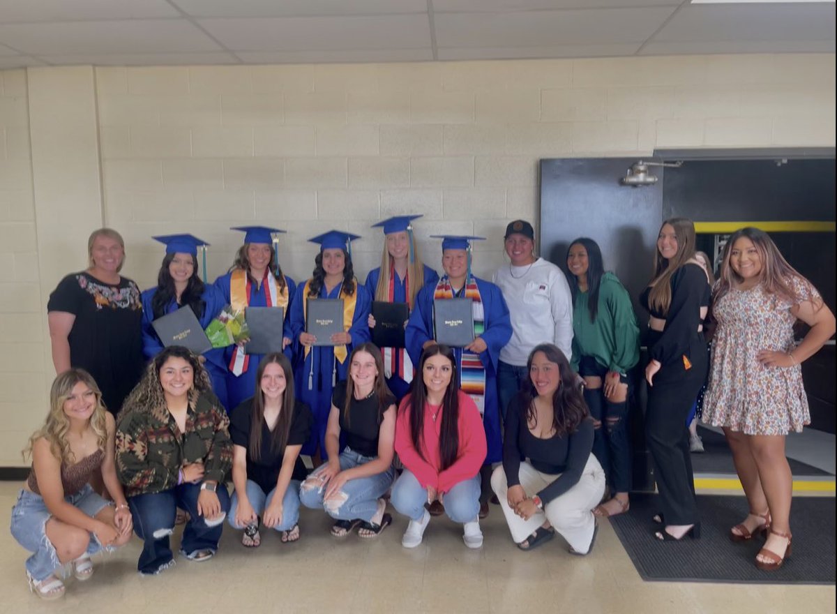 WTC Softball tweet media