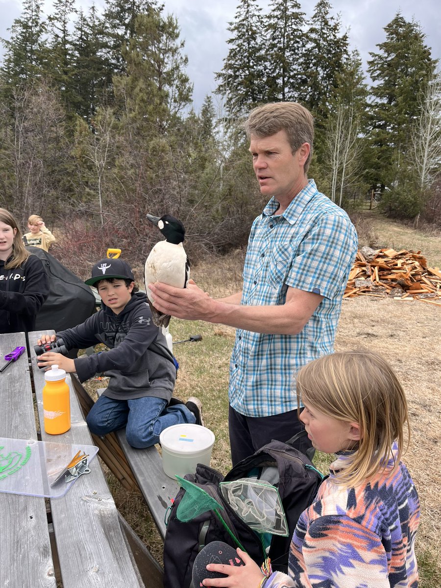 kldavis13's tweet photo. Enjoyed the marvels of spring this week. Thank you to Martin @ScoutNature for sharing his knowledge and passion for the outdoors. Our backpacks from @TheOLStore were great for helping students observe nature up close and from afar! @SD27_CC #tmos https://t.co/Odosl4K9ef