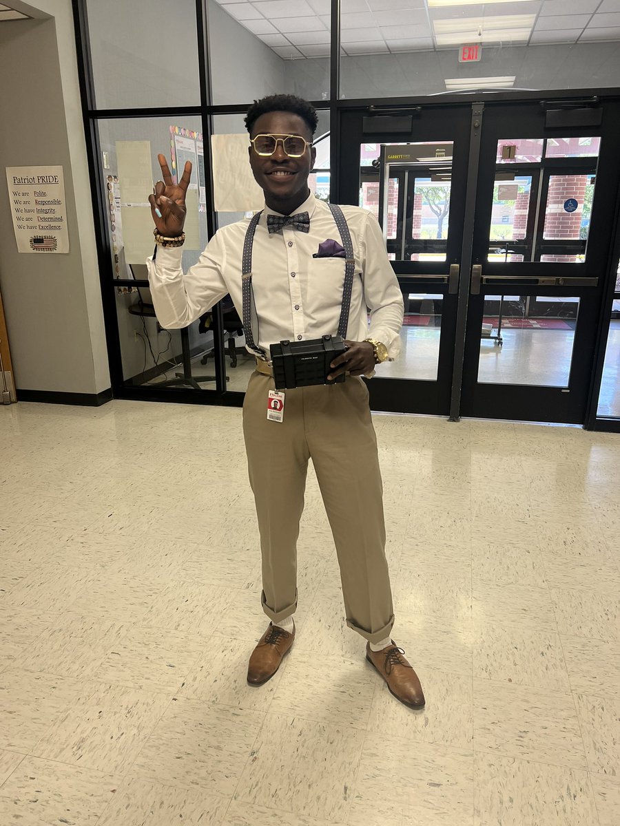 HarrisES_AISD's tweet photo. It was GEEK DAY at Harris on Monday.
Yesterday we dressed as a "GEEK" to promote our 3rd, 4th, and 5th graders DOMINATING the Math STAAR on Wednesday, May 3rd!! #HarrisFINALE @norman_dionisio @DrAnnHill1 @KCtheAP @burke_frieda https://t.co/W8mgiWvByn