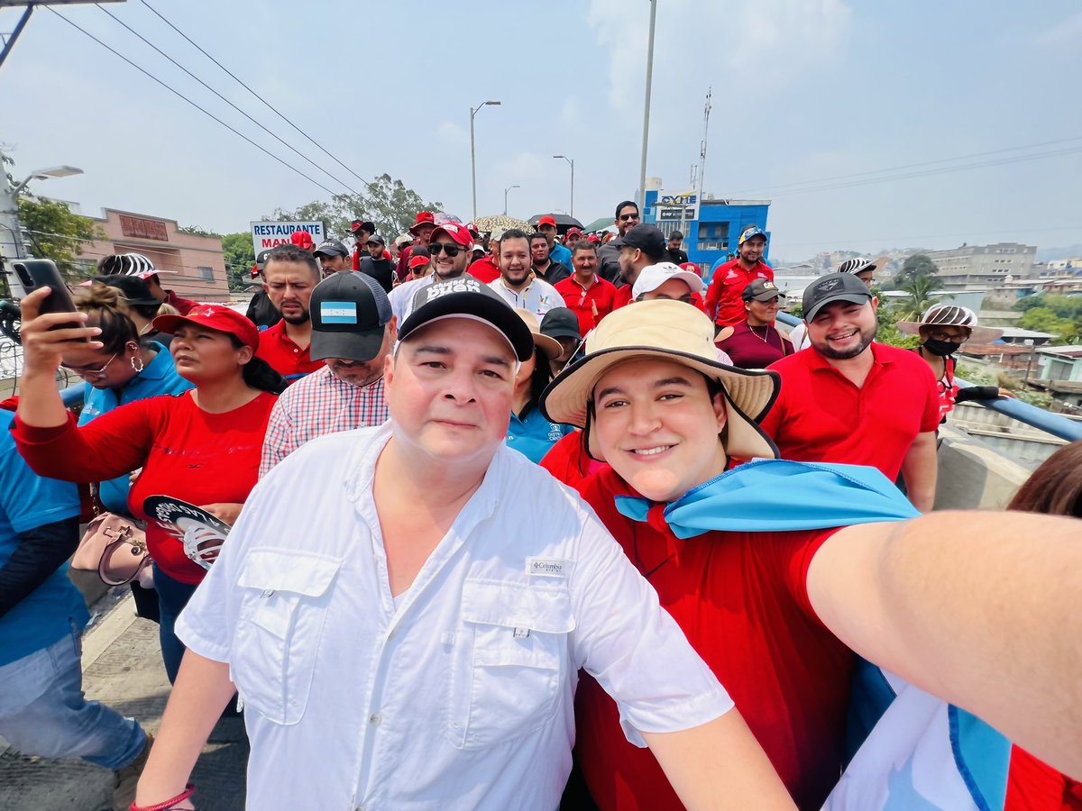 La movilización del #DíaDeLosTrabajadores más                    concurrida a la que he asistido en los últimos años.💯

¡Somos pueblo, somos Resistencia!💪🏼

🔥#JusticiaTributariaYa🔥