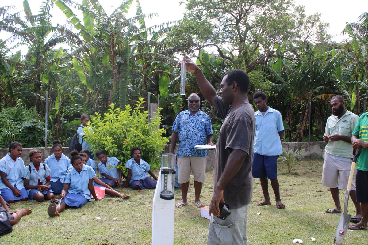 SprepChannel's tweet photo. Ten schools in #Vanuatu have been equipped with rainfall gauges allowing them to become part of the Vanuatu Rainfall Network (VRN) climate monitoring initiative, thanks to support from the #VanKIRAP project
Learn more ➡️https://t.co/8Fro6vjNUe
#ResilientPacific https://t.co/x4sbbPneYM