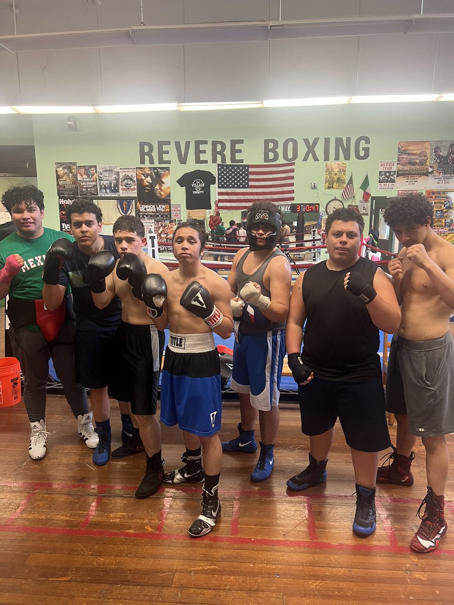 Your 125lb Junior Novice New England King of the Ring Champion, Revere High’s Sebastian Orellana 🥊