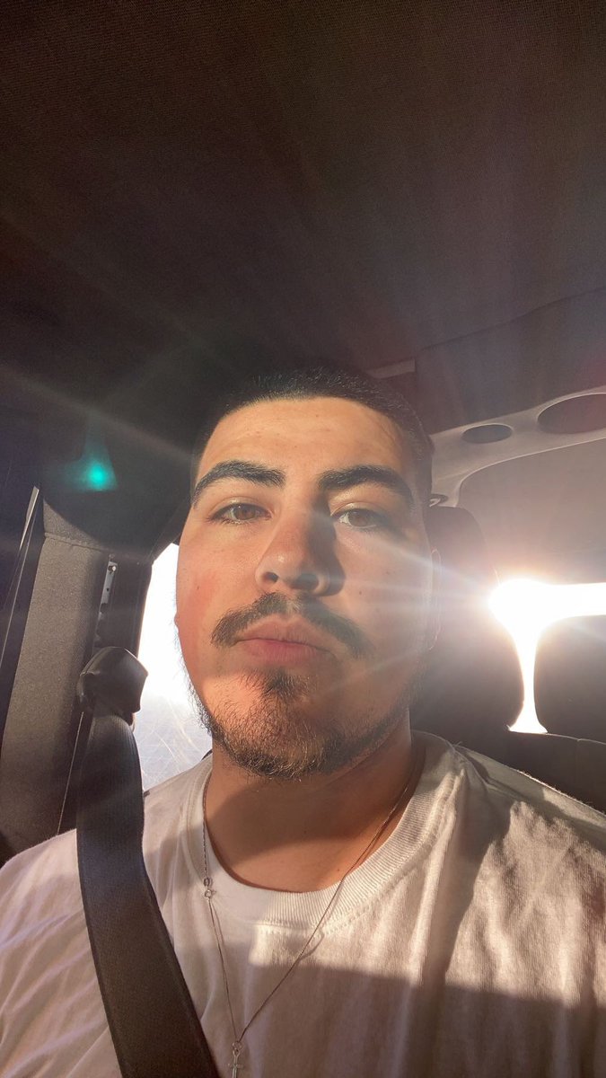D_breezy7's tweet photo. i buzzed my hair again because it’s getting hot https://t.co/JY3237GIAc