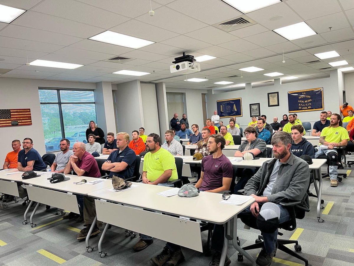 STLlocal562's tweet photo. Help us welcome over 40 new members to Local 562! 👏🏻
Congratulations to all the talent men and women in this room tonight. As always, we are excited for the future of our local!!
#wearelocal562 https://t.co/GvBef04REf