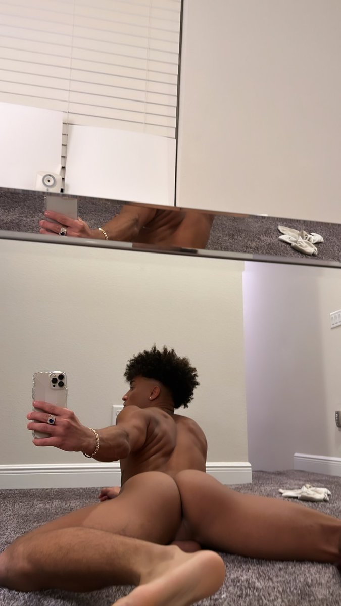 itsknickss's tweet photo. Just a top being a bottom 🤭 https://t.co/P9qUSkikv7