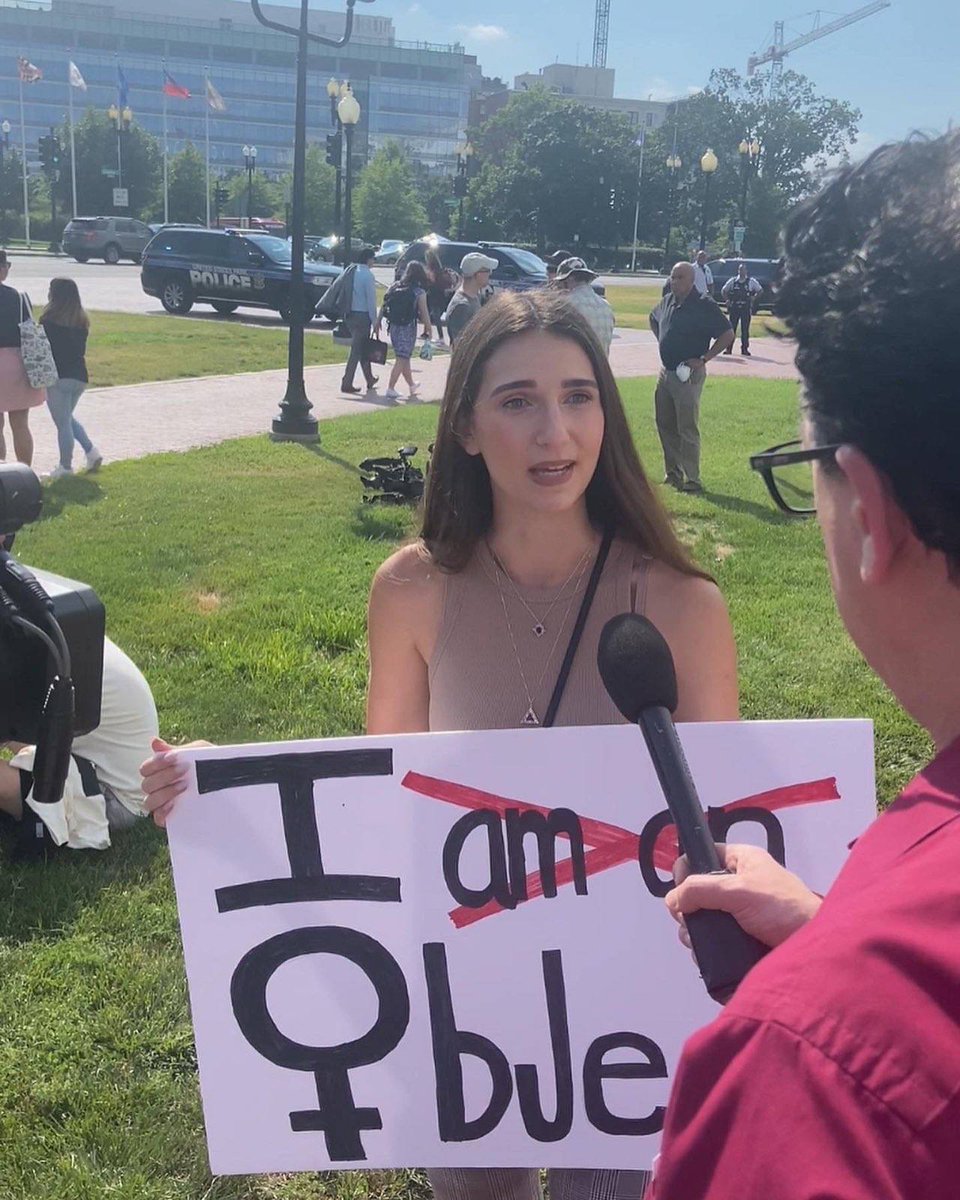 One year ago tonight we saw the draft opinion overturning #RoeVWade. Since then, Americans have made their voices heard, from the voting booth and beyond. Last year I was fighting to secure abortion rights nationwide outside the Supreme Court - and in Congress I will do the same.