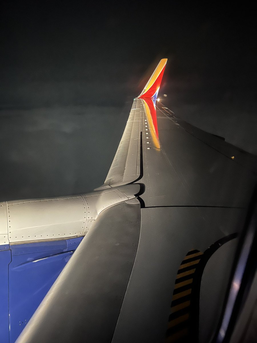 gsteidtmann's tweet photo. @SouthwestAir I took this cool wing photo Sunday night on flight 6513 headed to Providence. It was stormy, but our pilots and crew were great. https://t.co/8WAvzC8c5J
