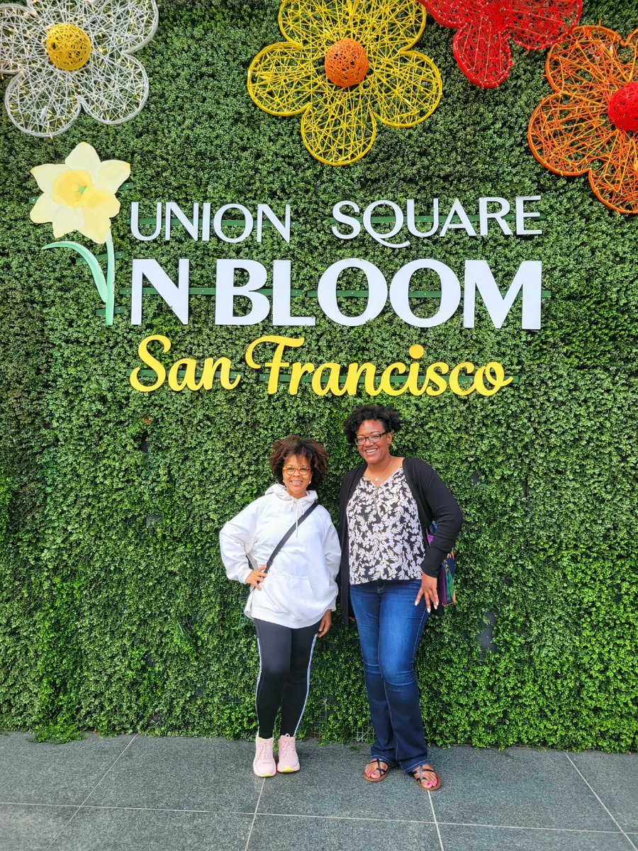 SMULawClinics's tweet image. We're back from AALS 2023 Conference on Clinical Legal Education! We enjoyed meeting clinicians from as far as Canada. Feeling refreshed, armed w/ideas, &amp;amp; embracing "hope as a discipline." @AttyKandaceW @NatalieNanasi @DebbieGSanchez @chantebrantley @ChildAdSMU
#AALSClinical