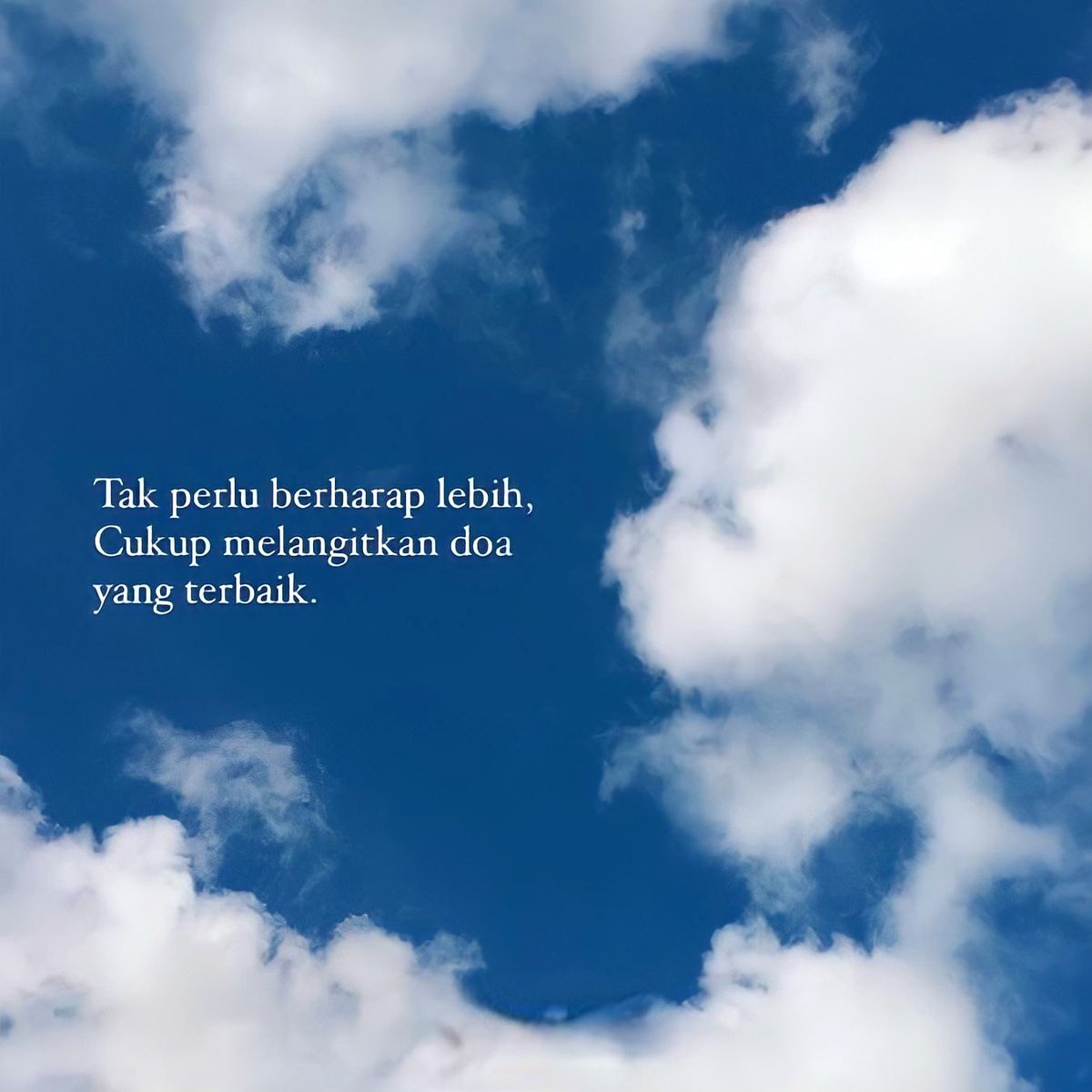 KataHeal's tweet photo. bertenang, 
doa-mu selalu 
terdengar di langit. ☁️ https://t.co/WOhVraly68