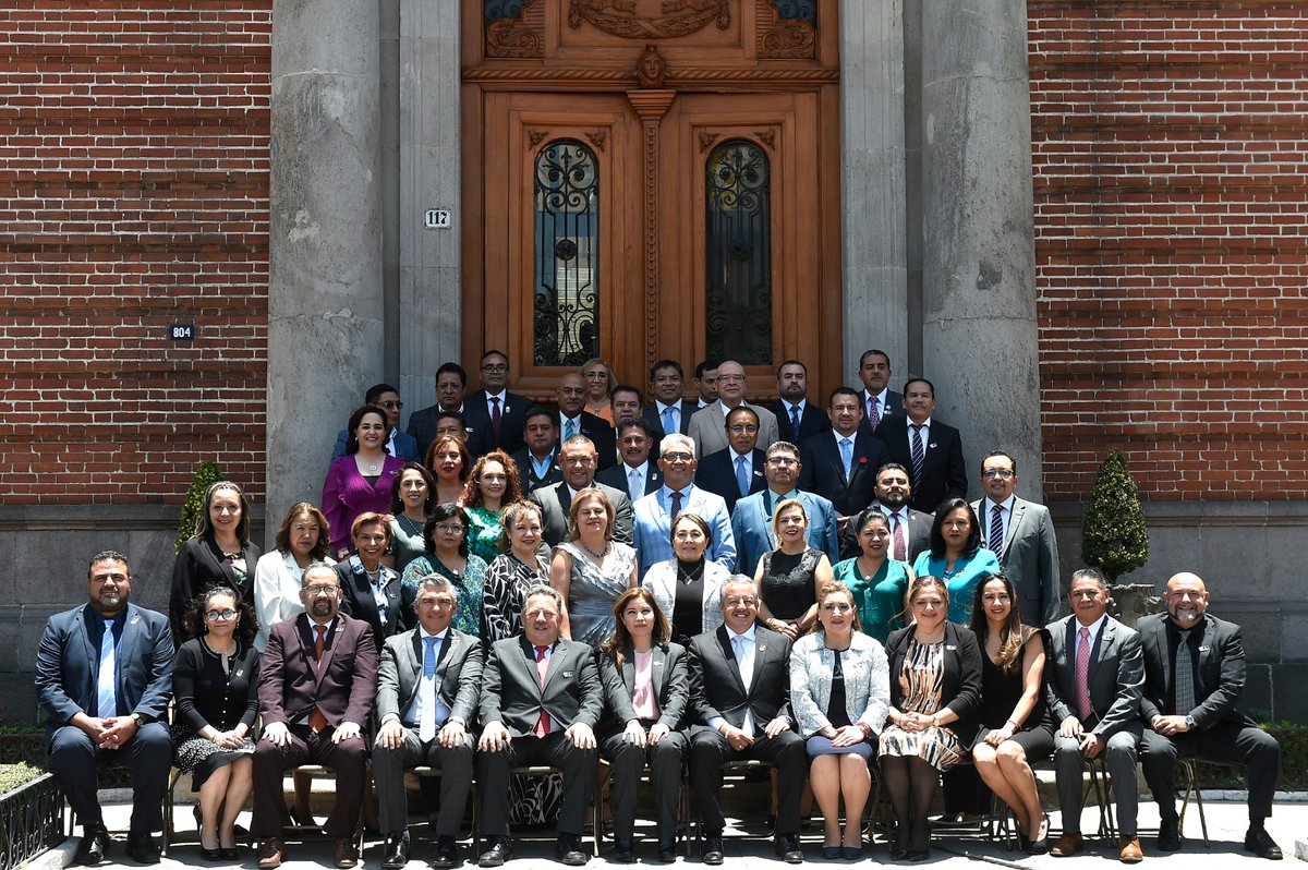 BerthaCasado's tweet photo. En el marco del CXLI Aniversario de la Educación Normal en el Estado de México, felicito a toda la comunidad normalista por su vocación, pasión y entrega en la noble labor de la docencia. @SeducEdoMex @Sesyn_edomex @DGENedomex https://t.co/jiZNT4WT5q