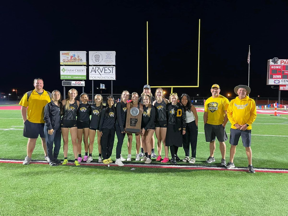 spears_evan's tweet photo. So proud of this group! Points scored all over the place and an exciting finish to get state runner up! My throwers finished 5th in disc (senior) and 6th in shot (freshman). Can’t brag on these girls enough! So proud to have been a part of your year! https://t.co/qJxkgsI5Gt