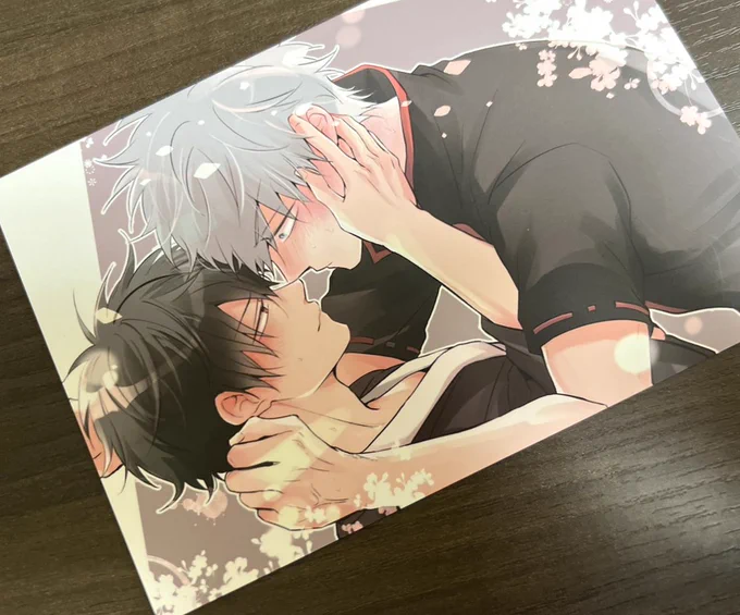 ぎんひじあつめの企画用ポスカはこんな感じです(ロゴは裏面にあります) 前にうっかり裏面にかけてしまったマットPPを今回はちゃんと表面にかけることに成功した ポスカとペーパーだけでもお渡ししますのでご入用の方はお気軽にお声かけください