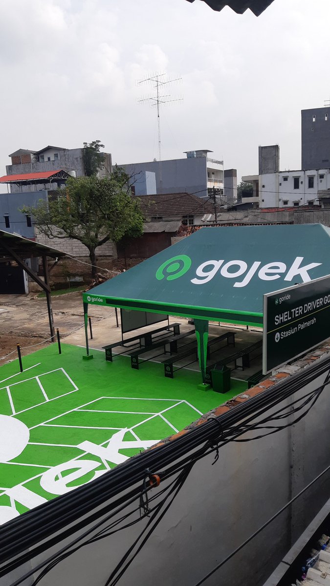 Keliatannya bakal ada yang baru nih dari <a href="/gojekindonesia/">Gojek Indonesia</a> deket Sta. Palmerah. Bocoran donk om <a href="/domyaji/">Doms</a> 😋

Moga jawaban atas kepadatan di area situ saban pagi yak....