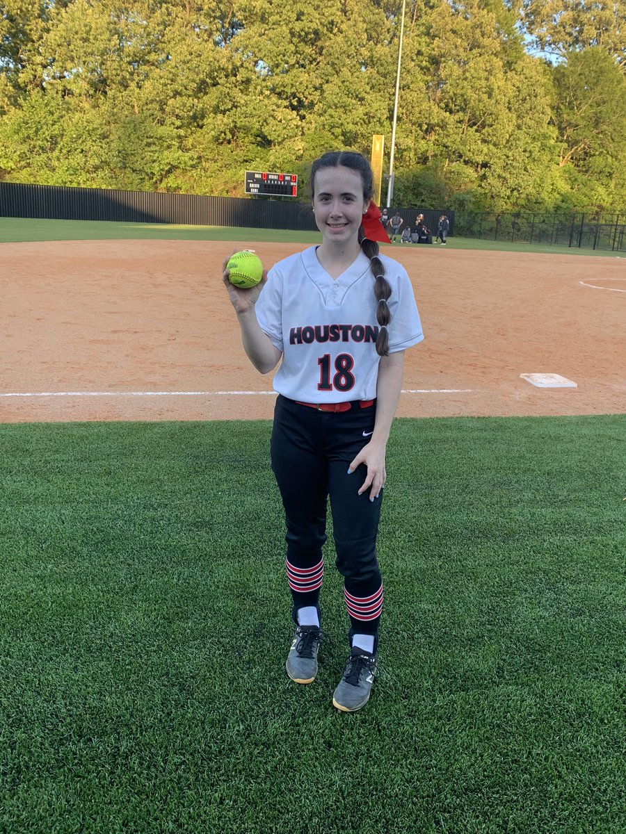 WinningSoftball's tweet photo. Congrats to sophomore Ella McKnight on her bomb tonight against Millington! #sgod https://t.co/9Pah2R43AR
