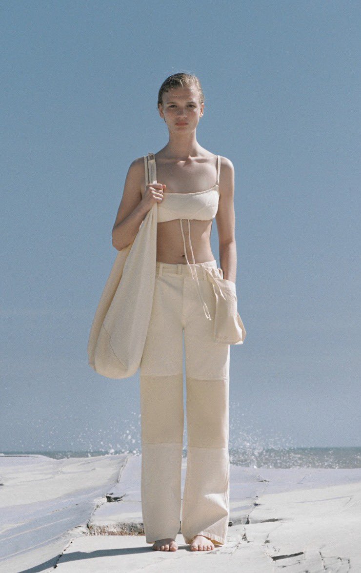 RevistaOPEN's tweet image. Pull&amp;amp;Bear y Wrangler crean la colección de moda urbana más top del momento. 🔝 

Entra aquí para conocer la colaboración completa. 🔥 👉🏻 bit.ly/41PGASd

#pullandbear #wrangler #moda #news