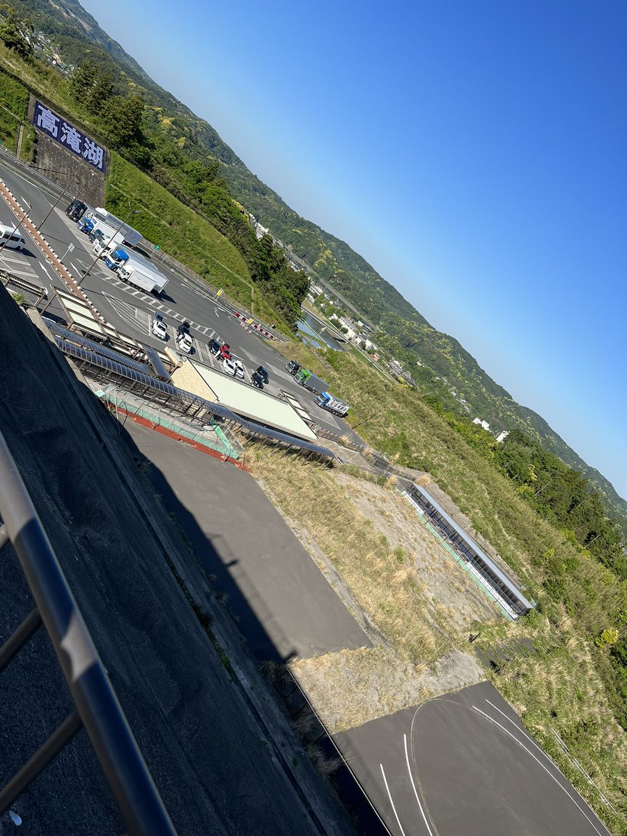 maymay_rich's tweet photo. 高滝湖
今後SAとか出来るのかな？
#道との遭遇 https://t.co/oT2kZNNaw5