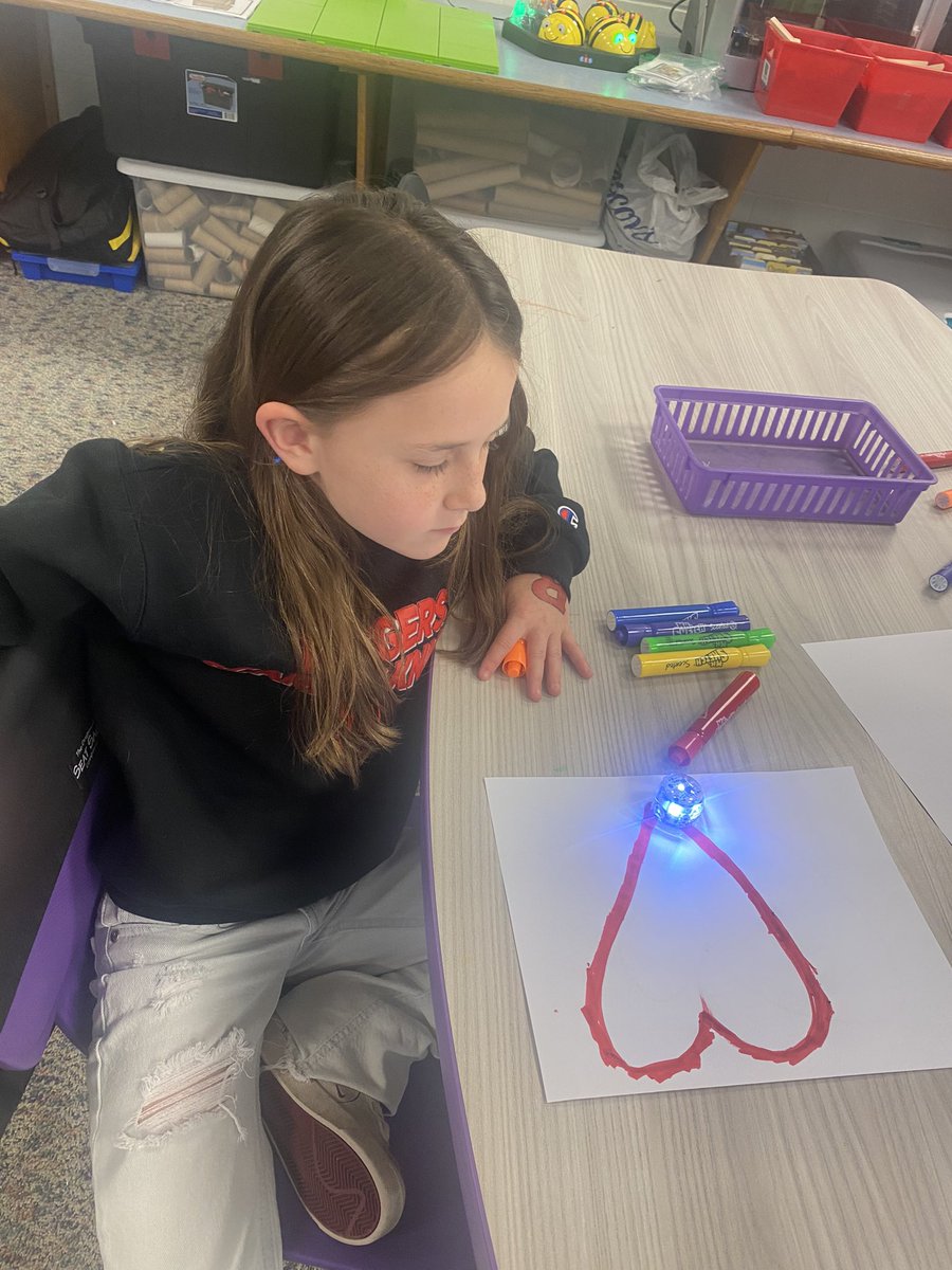 Kindergartners and 1st graders are learning so much while exploring and programming various robots this week! <a href="/bitsbyBoomer/">Sharon Elementary School</a> <a href="/RvilleProud/">RvilleProud</a>