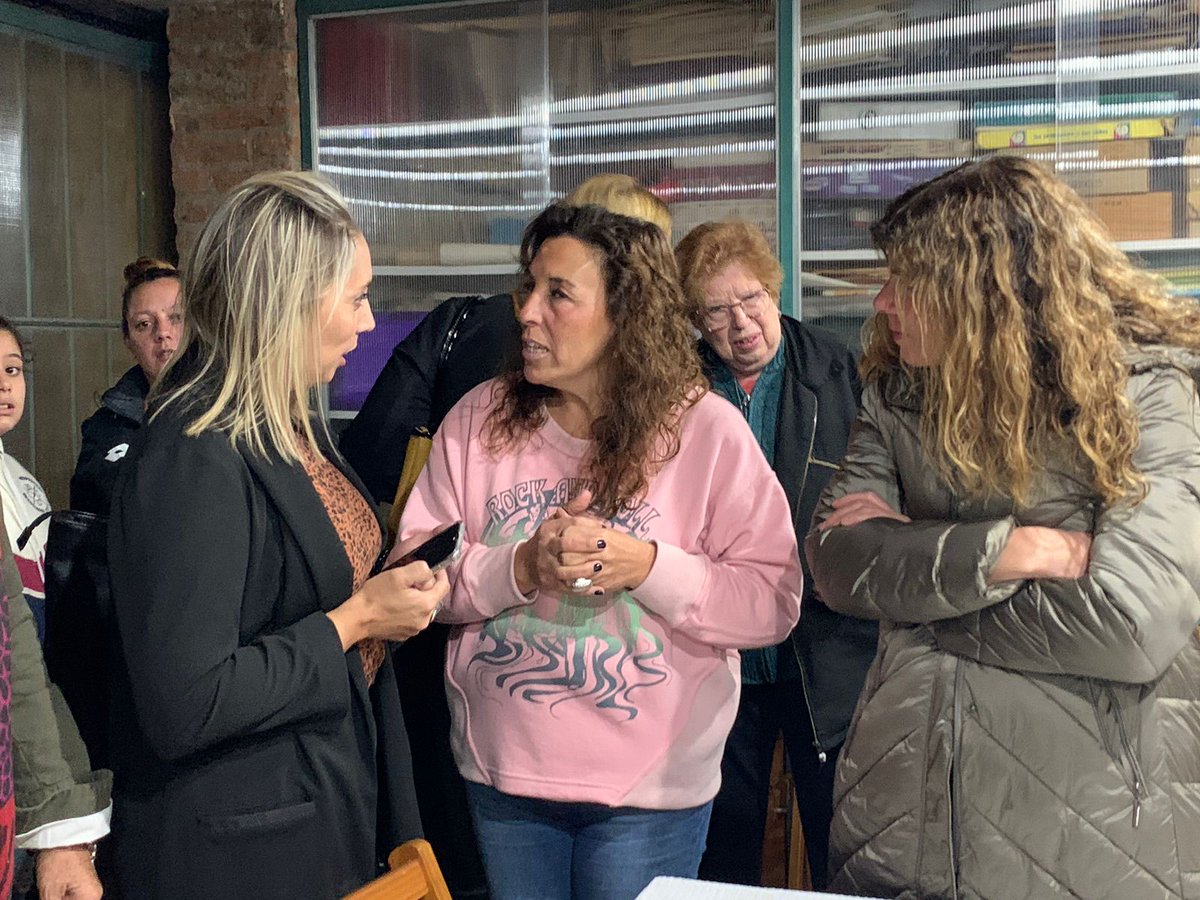 myriampucheta's tweet photo. Este martes en #DonBosco junto a @YoSoyMartiniano.
#Quilmes necesita recuperar el #orgulo de ser quilmeño.
#faltamenos
@horaciorlarreta
@diegosantilli
@instrepublicaok
@Agrupacion4N https://t.co/W1c0VdjPkT