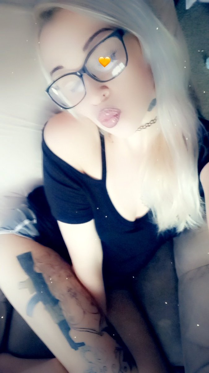 milffy666's tweet photo. New hair and loving it. https://t.co/DoIo0065yf
