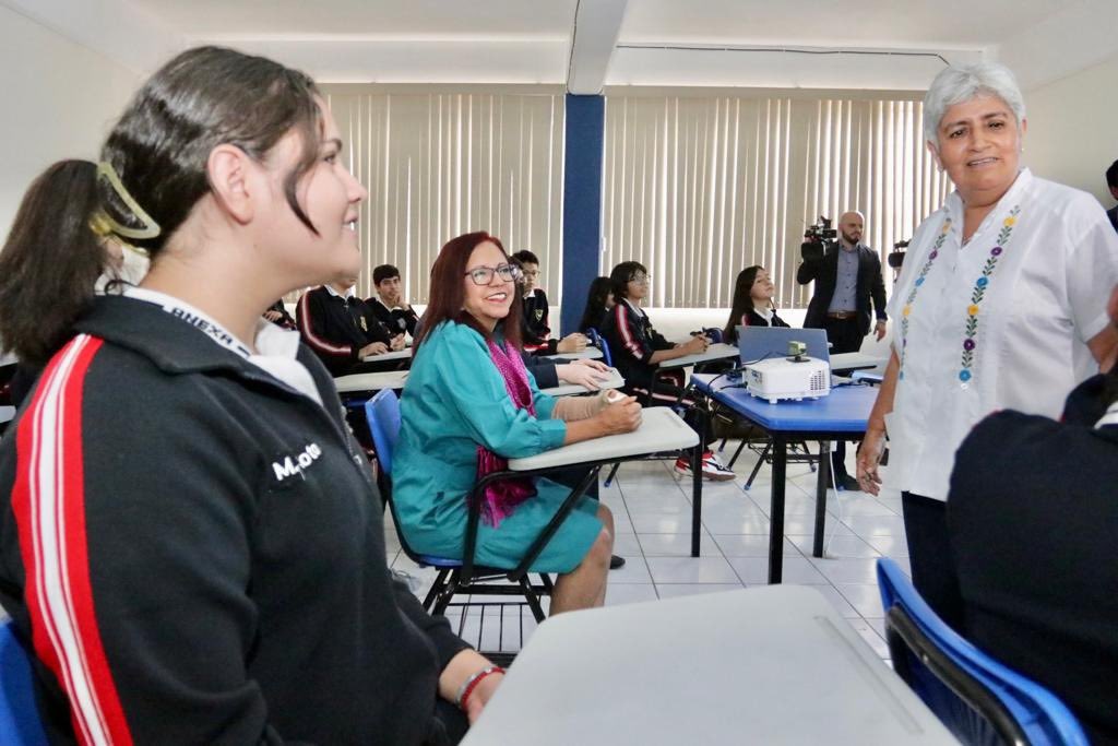 Les di a conocer lo que se hace desde el pasado 17 de abril en escuelas de educación secundaria y #MediaSuperior, públicas y privadas, por medio de la Estrategia en el aula: Prevención de Adicciones. #SiTeDrogasTeDañas.