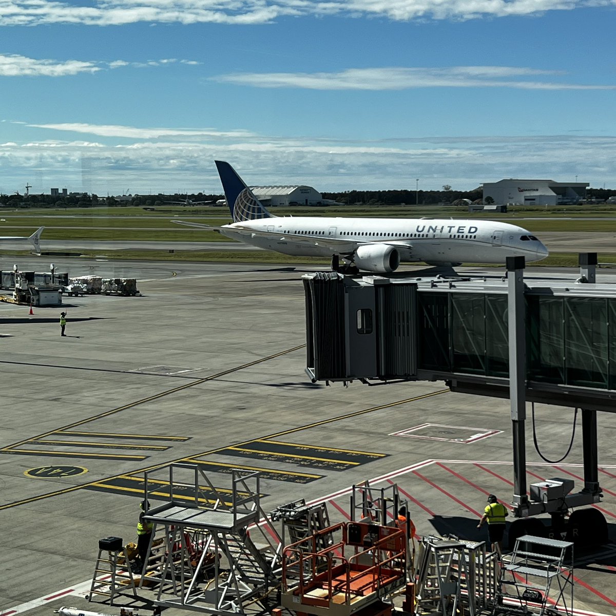 Finest team in BNE!! Thank you Sean Wall (Menzies) for the amazing customer experience, and @BaldeviaEilis @UnitedSafetyTo1 for the great leadership. Delighted to see the team again. @weareunited #beingunited @sam_shinohara