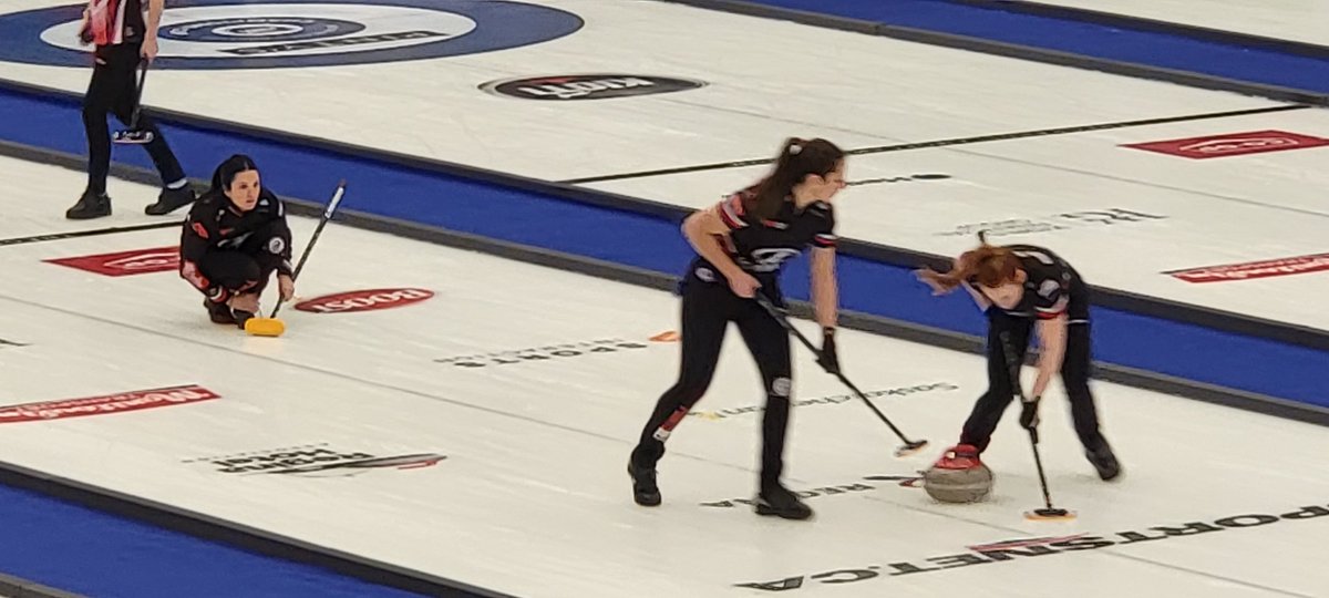 twinetime14's tweet photo. Send a yellow to the boards and collect the W
Einarson makes no mistake with #SuperSpare @02ginger sweeping hard
#MakeTheFinal
Einarson 7 - Ladouceur 4
The Scotties champs also get out the gate strong on Day 1
#gsoc
#curling π₯ https://t.co/XZljyLTLvq