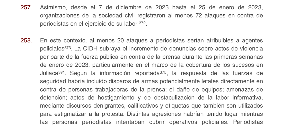 elfoco_pe's tweet photo. #LOÚLTIMO Informe de la @CIDH atribuye que al menos 20 ataques a periodistas fueron cometidos por la Policía. "La respuesta de las fuerzas de seguridad habría incluido disparos de armas potencialmente letales directamente contra trabajadoras de prensa, amenazas y hostigamiento". https://t.co/8iQ7F6M3Bi