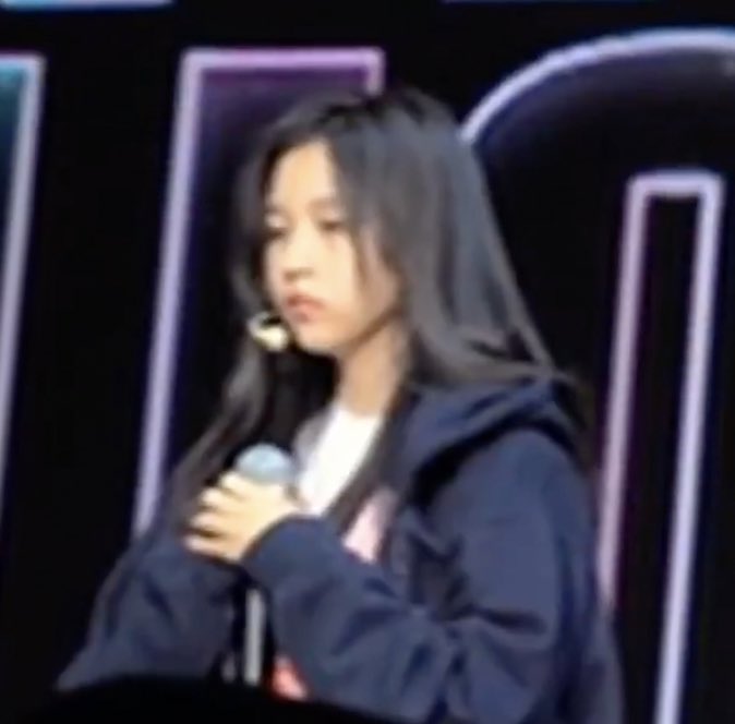 eydriyennnn's tweet photo. Mina's twerk all over the tl https://t.co/EAqxBv2vEi