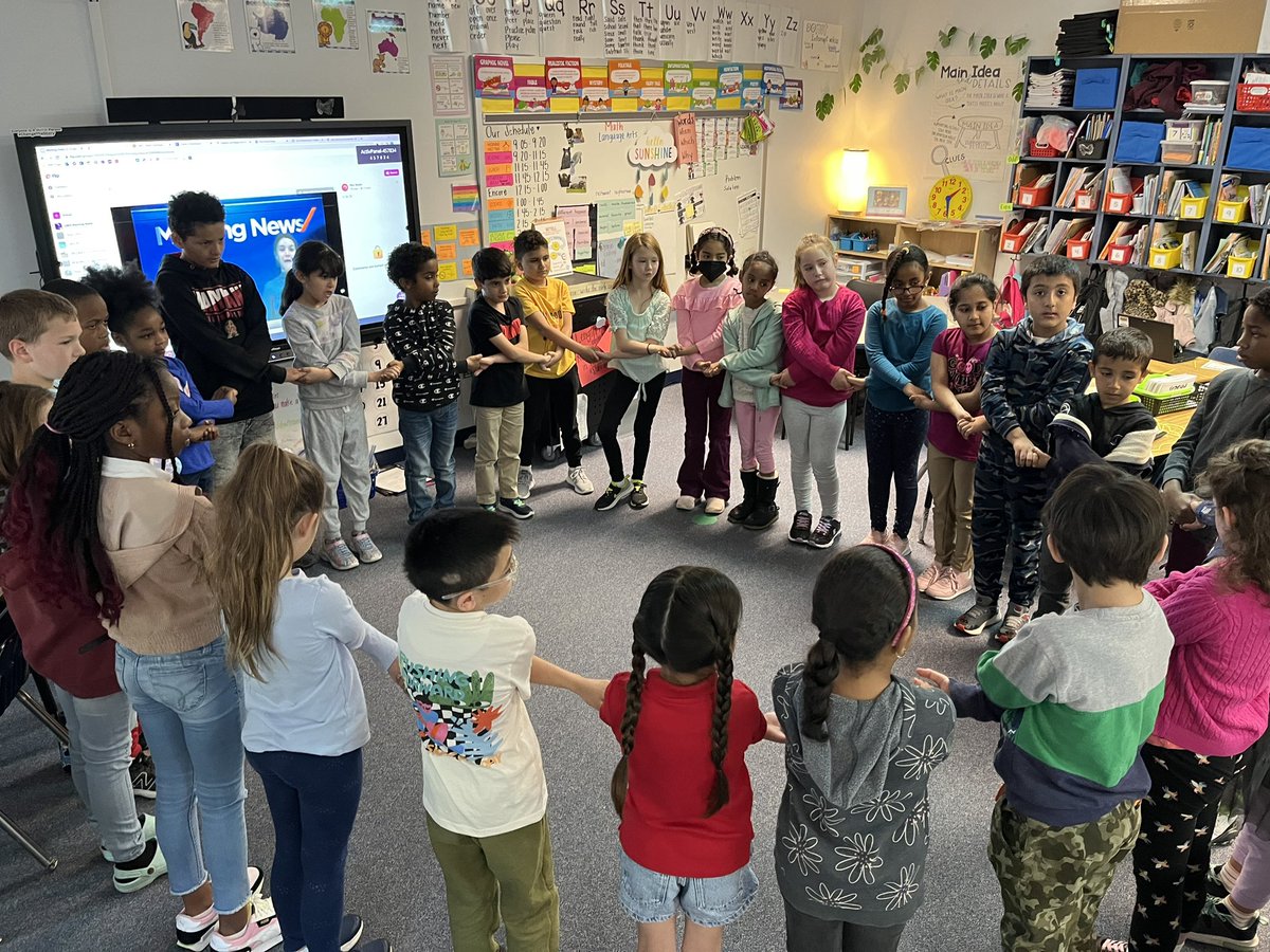 MsVH2ndgrade's tweet photo. Teaching a new morning meeting activity called The Friendship Squeeze! This activity I did when I was in Girl Scouts. They had to stay focused and ready for their turn. It was a success.👏🏻🫱🏼‍🫲🏽💗 #lrespride @LakeRidgeES https://t.co/L3ggxbsPON