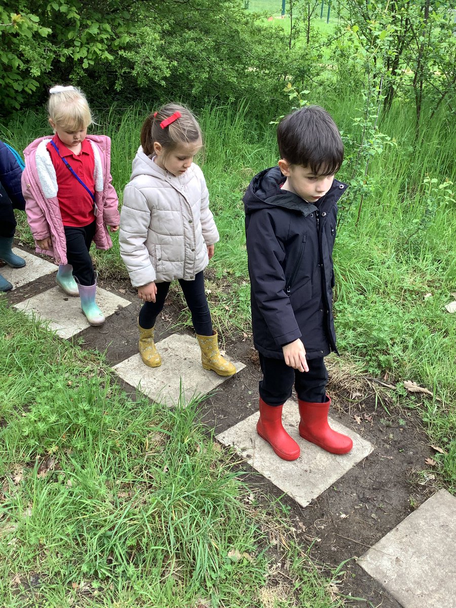 ourFAB_EYFS's tweet photo. Reception had a great Friday afternoon exploring the amazing revamped FAB Forest! 🌲 🌳 🐞 🐛 🐌 🕷️ 🐦 🪵🍁🌿 @ourFABschool @trustilluminate https://t.co/6n5HLl1AkS