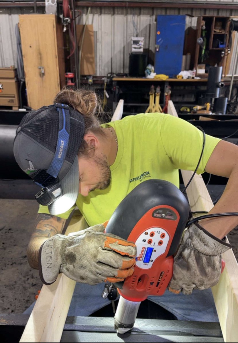 WeathersDalton's tweet photo. Mr fabrication sensation at your services https://t.co/eZBAcm5V3T