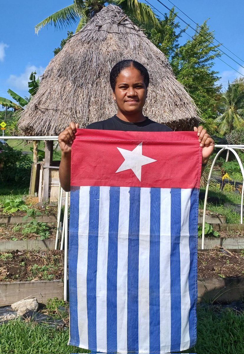 We choose to stand in #solidarity with West Papua and we cannot wait for the day that the Morning Star Flag flys high in the land of West Papua 

#PapuaMerdeka #PapuanLivesMatter #morningstar #Melanesia #pacific #oceania #democracy